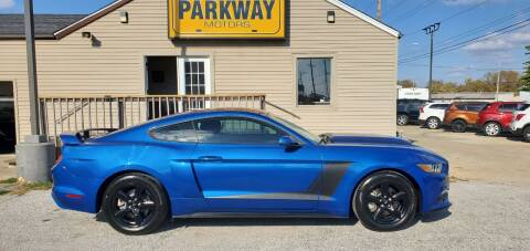 2017 Ford Mustang for sale at Parkway Motors in Springfield IL