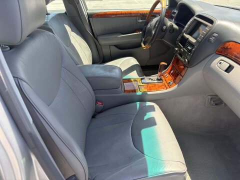 2005 Lexus LS 430