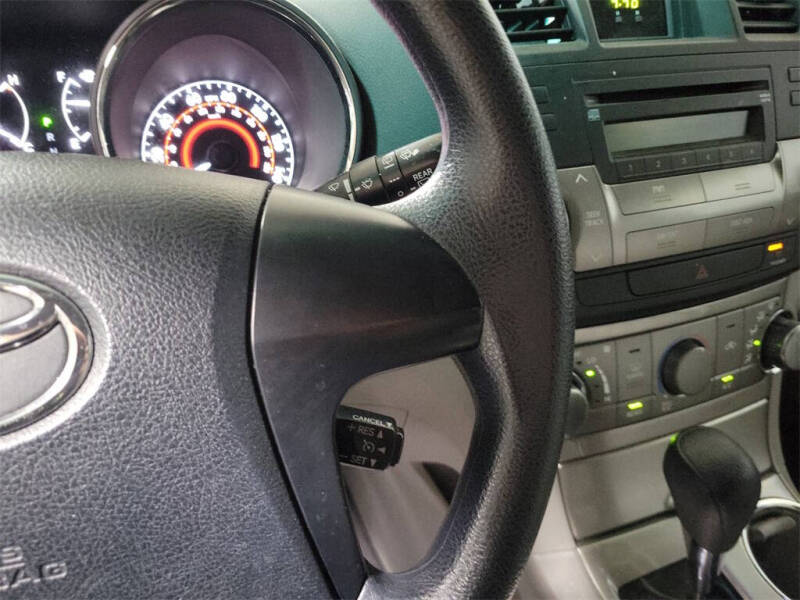 2012 Toyota Highlander SE