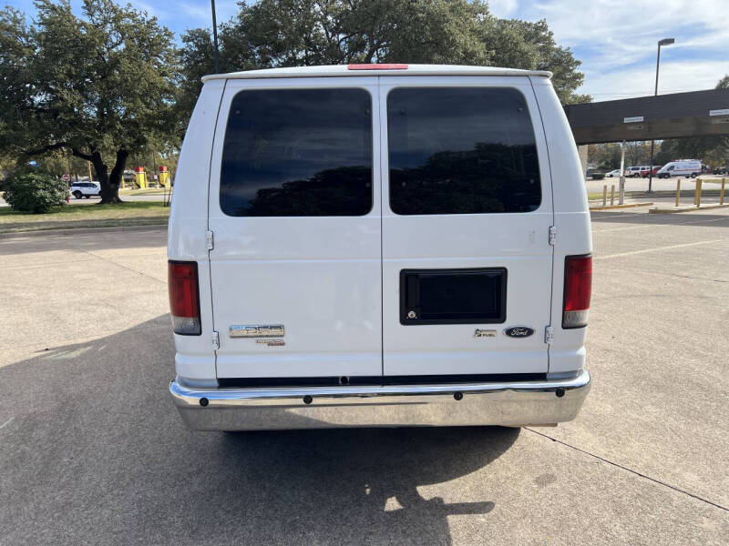 2009 Ford E-Series E-350 SD XLT