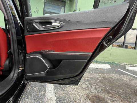 2019 Alfa Romeo Giulia Sport