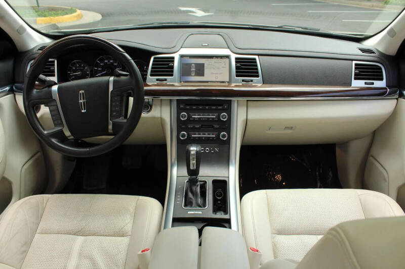 2011 Lincoln MKS