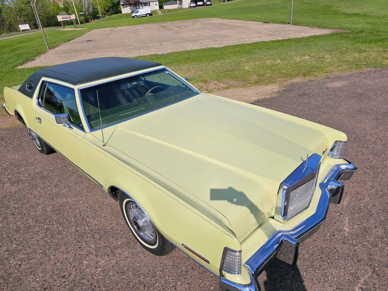 1975 Lincoln Continental 11