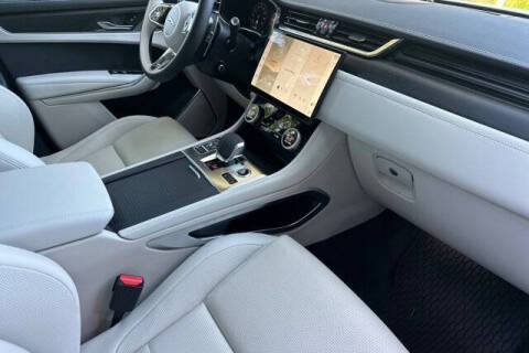 2025 Jaguar F-PACE P400 R-Dynamic S