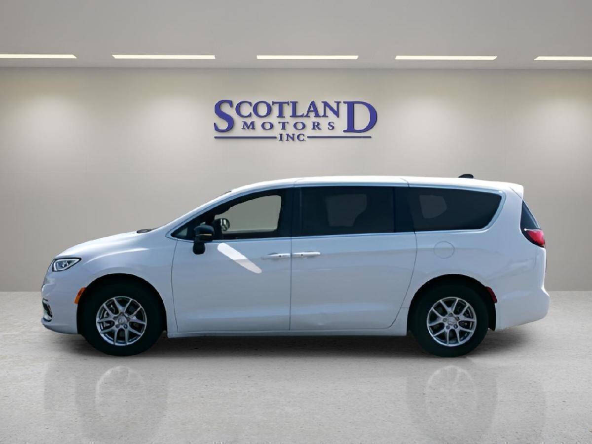 White 2025 Chrysler Pacifica Select Select 4dr Mini-Van 1