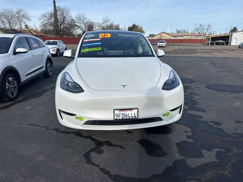 2023 Tesla Model Y Long Range
