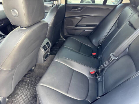 2017 Jaguar XE 35t Premium