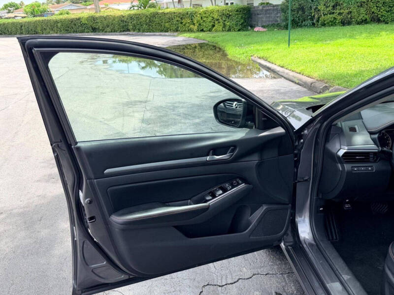 2024 Nissan Altima 2.5 SR