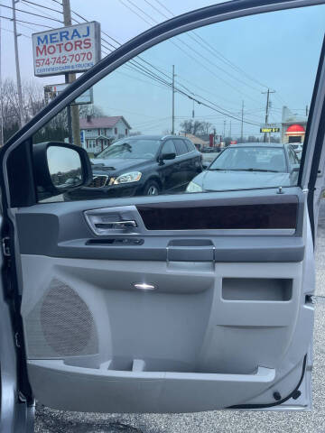 2010 Chrysler Town and Country Touring