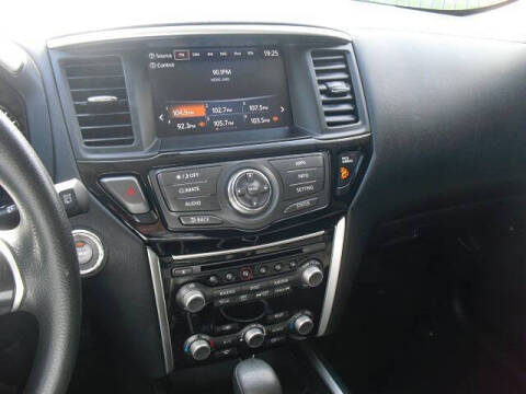 2017 Nissan Pathfinder S
