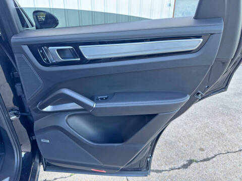 2021 Porsche Cayenne Turbo S E-Hybrid Coupe