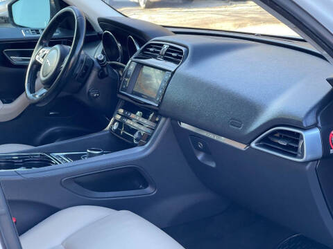 2017 Jaguar F-PACE 35t Premium