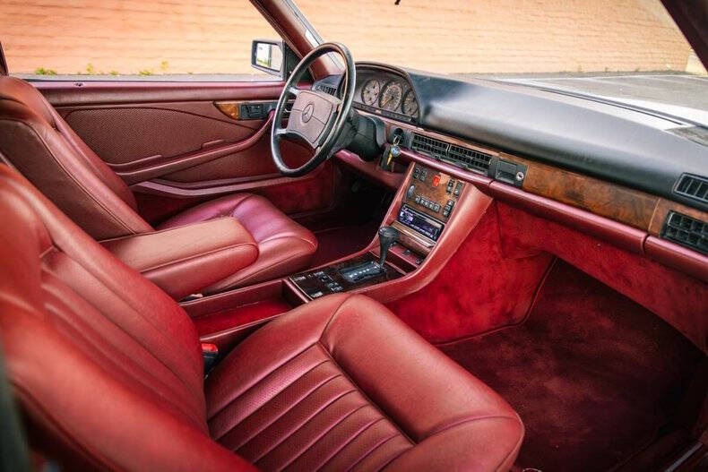 1987 Mercedes-Benz 560-Class 560 SL
