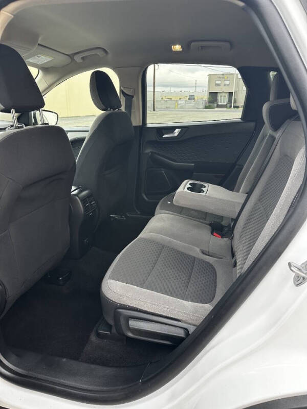 2020 Ford Escape SE