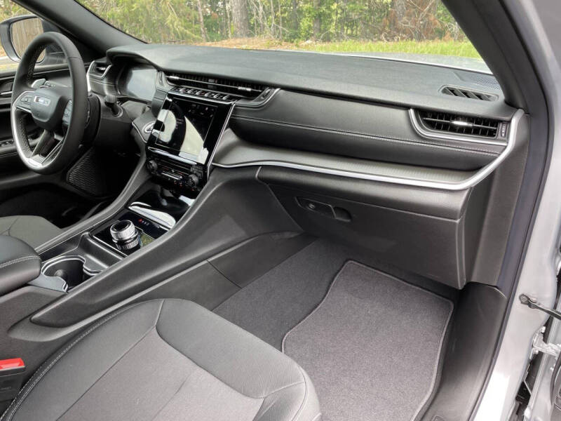 2026 Jeep Grand Cherokee Laredo