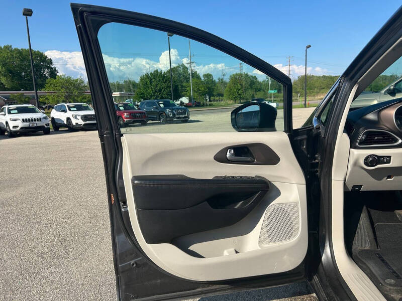2017 Chrysler Pacifica Touring