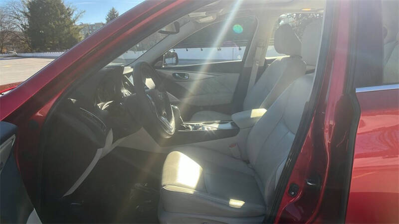 2023 Infiniti Q50 Luxe