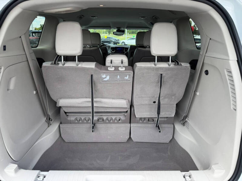 2017 Chrysler Pacifica Touring-L Plus