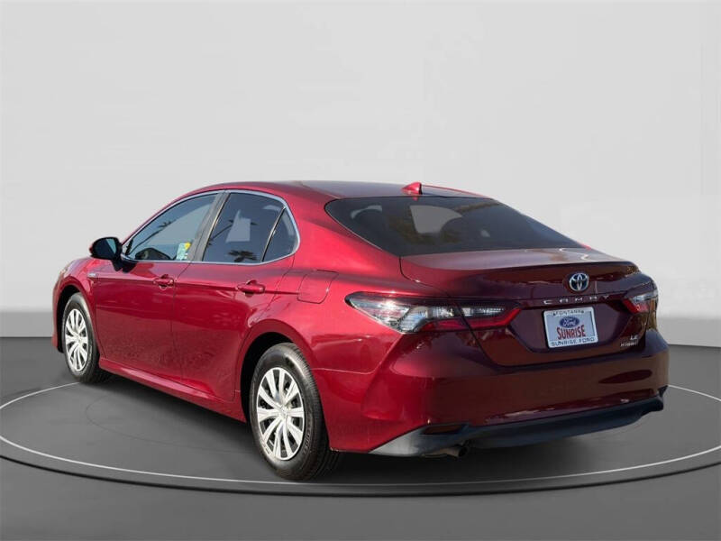 2021 Toyota Camry Hybrid LE