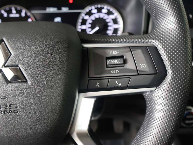 2026 Mitsubishi Outlander ES