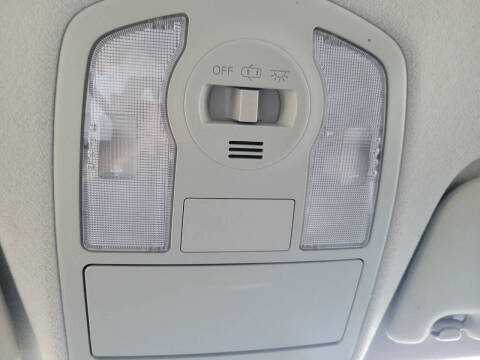 2013 Toyota Prius v Five