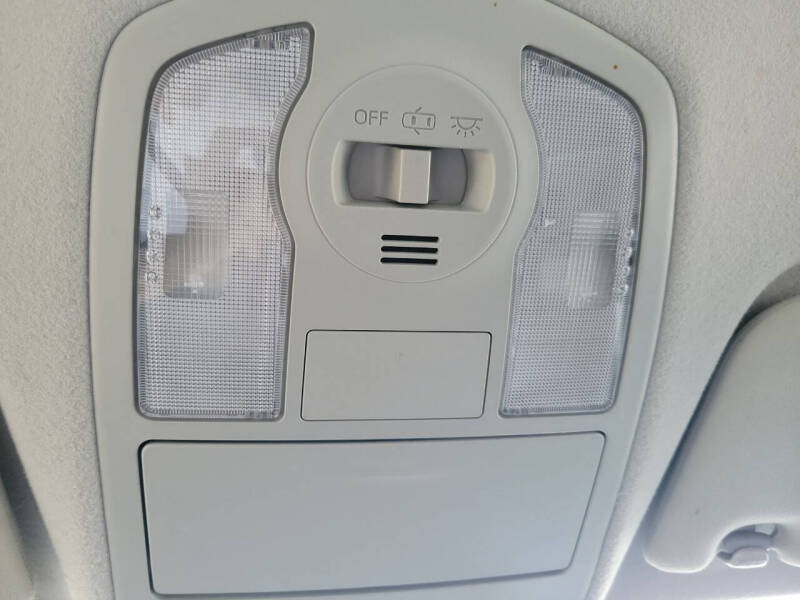 2013 Toyota Prius v Five
