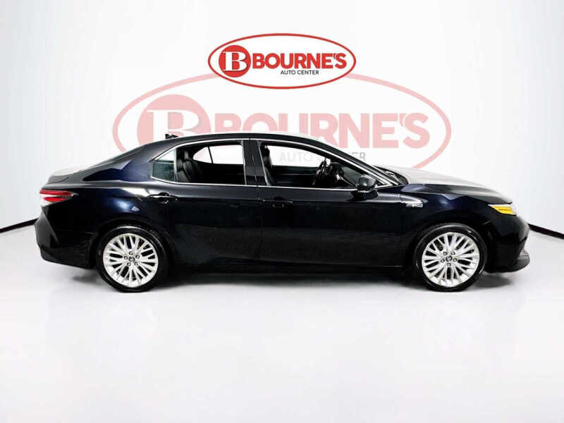 2020 Toyota Camry Hybrid XLE