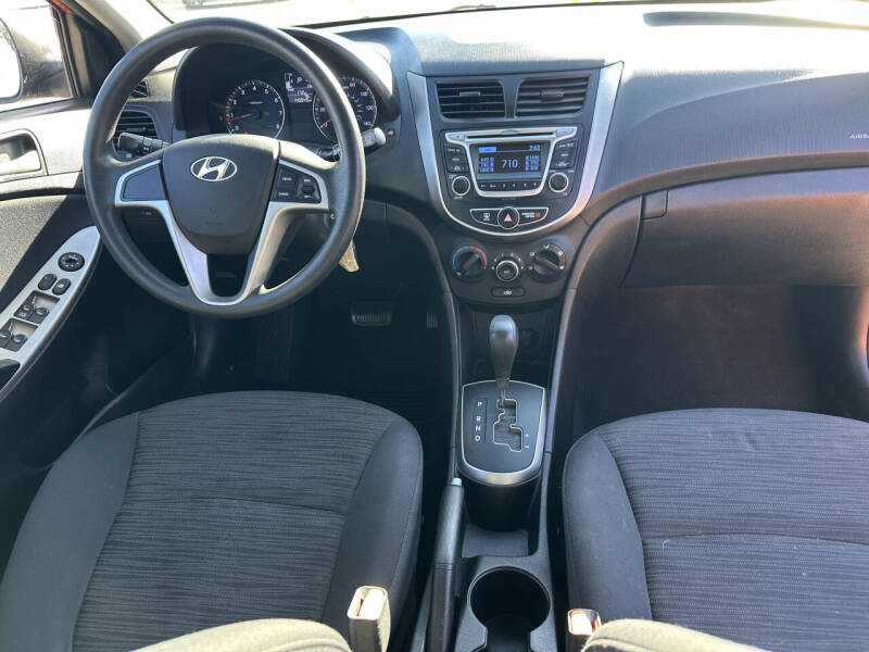 2017 Hyundai Accent SE