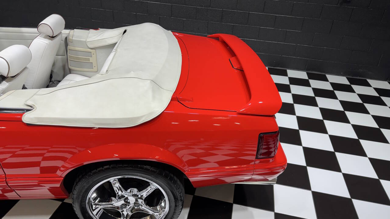 1992 Ford Mustang 15