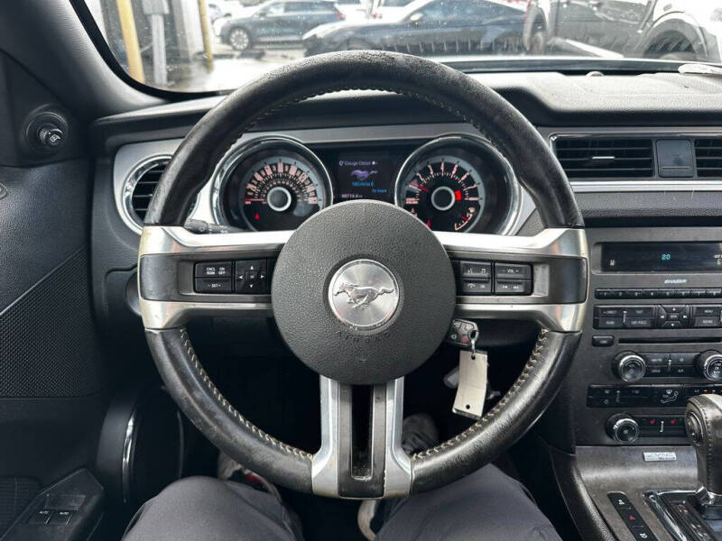 2013 Ford Mustang V6