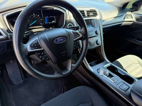 2017 Ford Fusion Hybrid SE