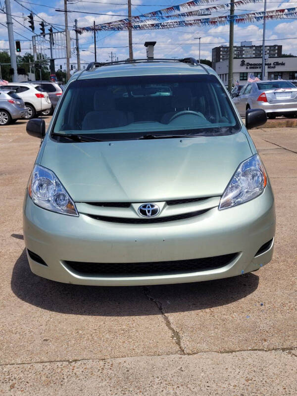 Image 3 of 2009 Toyota Sienna CE 7-Passenger