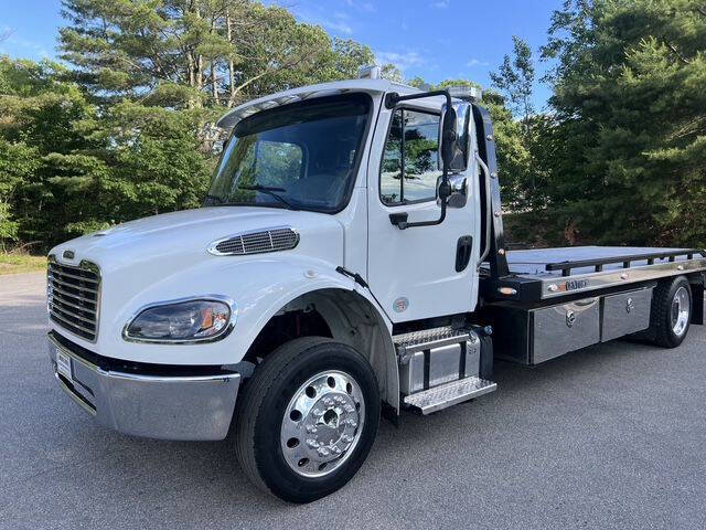 2022 Freightliner M2 106