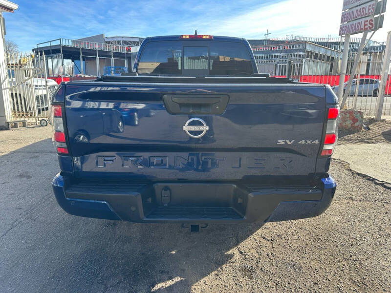 2022 Nissan Frontier SV