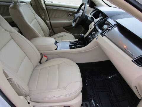 2016 Ford Taurus SEL