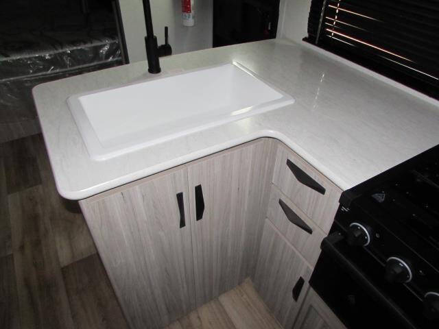 2025 KEYSTONE P 284QB