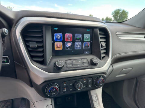 2017 GMC Acadia SLT-1