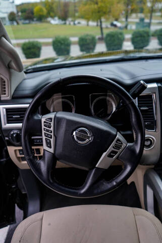 2017 Nissan Titan SV