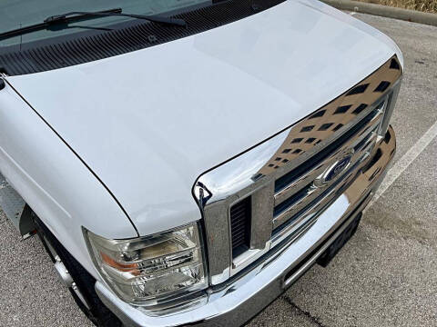 2013 Ford E-Series E-350 SD