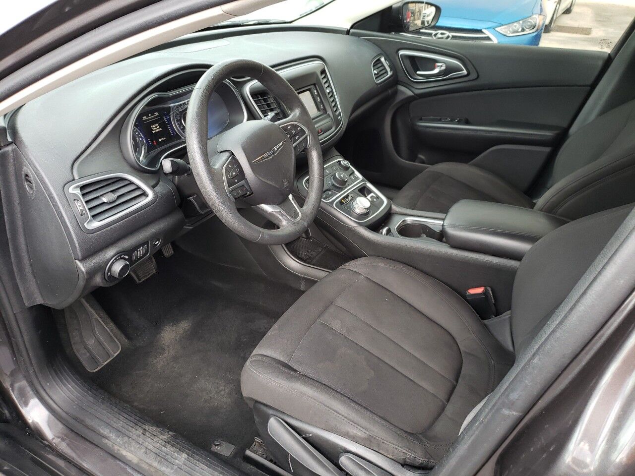 2015 CHRYSLER 200 Sedan - $9,000