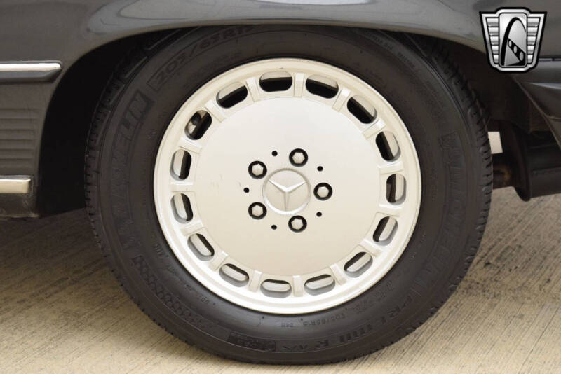 1988 Mercedes-Benz 560-Class 560 SL