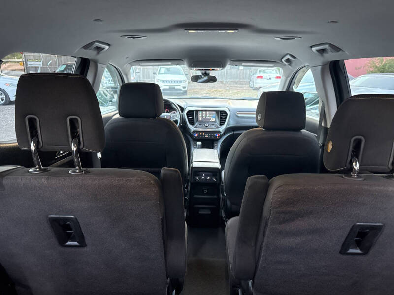 2017 GMC Acadia SLE-2