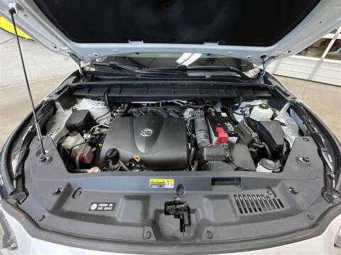2021 Toyota Highlander LE
