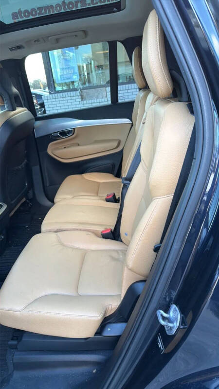 2016 Volvo XC90 T6 Momentum