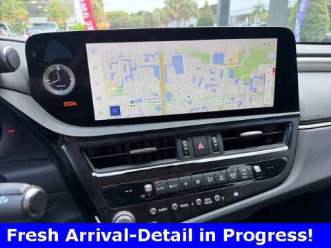 2024 Lexus ES 350 F SPORT Handling