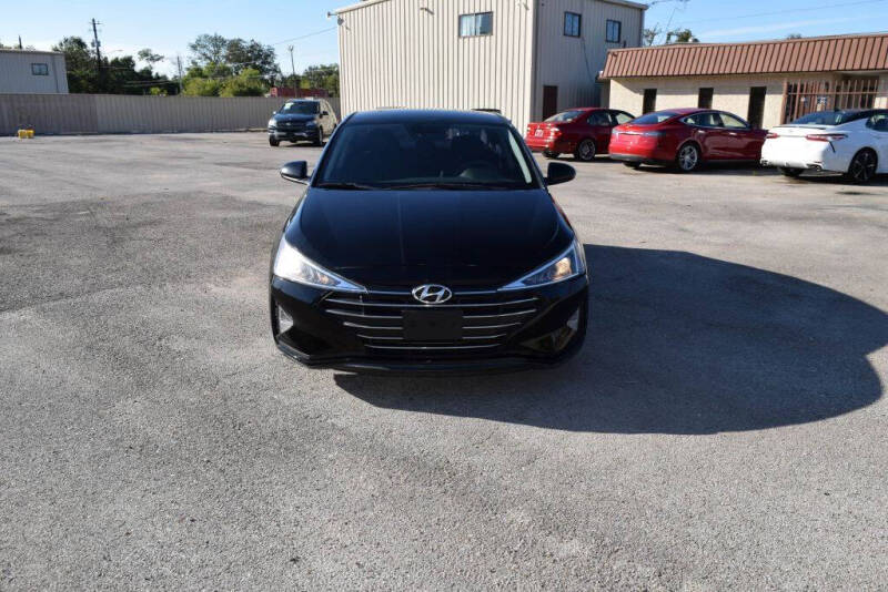 2019 Hyundai Elantra SEL photo 8