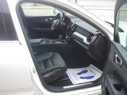 2020 Volvo XC60 T5 Momentum