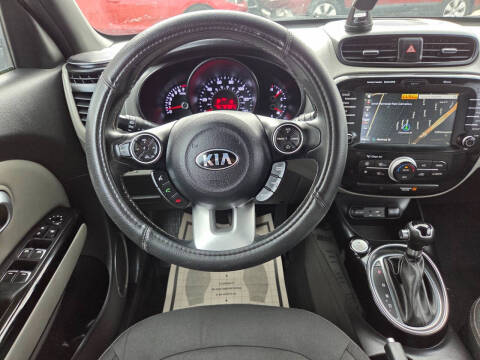 2017 Kia Soul +