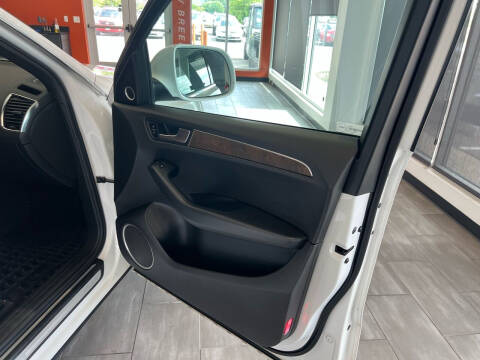 2011 Audi Q5 3.2 quattro Premium Plus