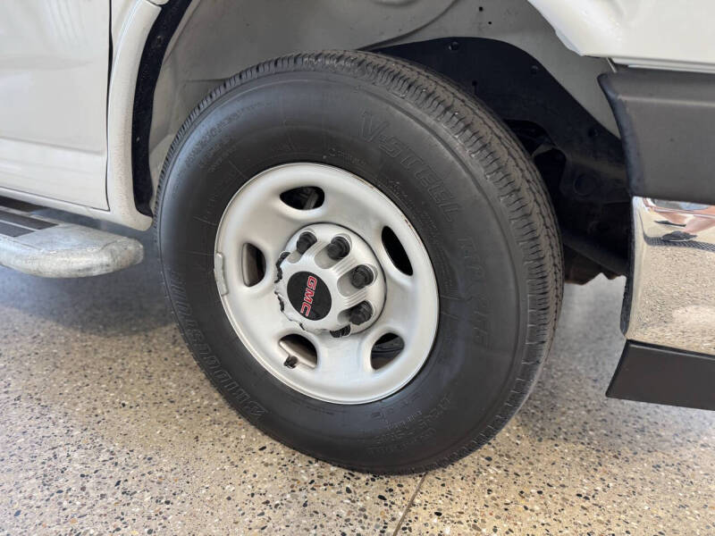 2023 GMC Savana 2500